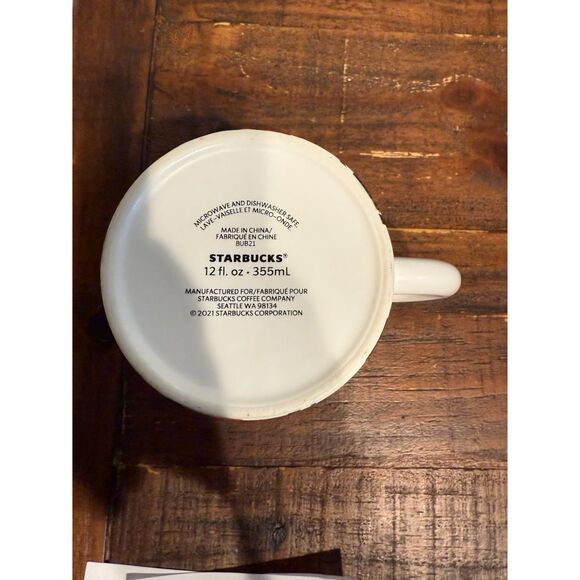 Starbucks 2021 Christmas Holiday mug. 12 oz - Picture 4 of 4